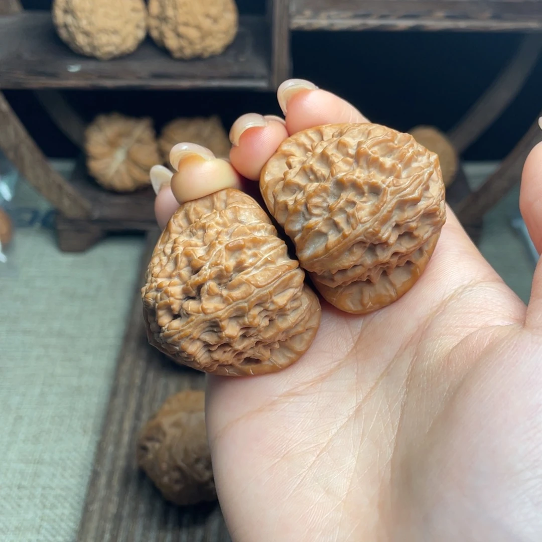 文玩核桃吊坠三角白41 白茬精哦