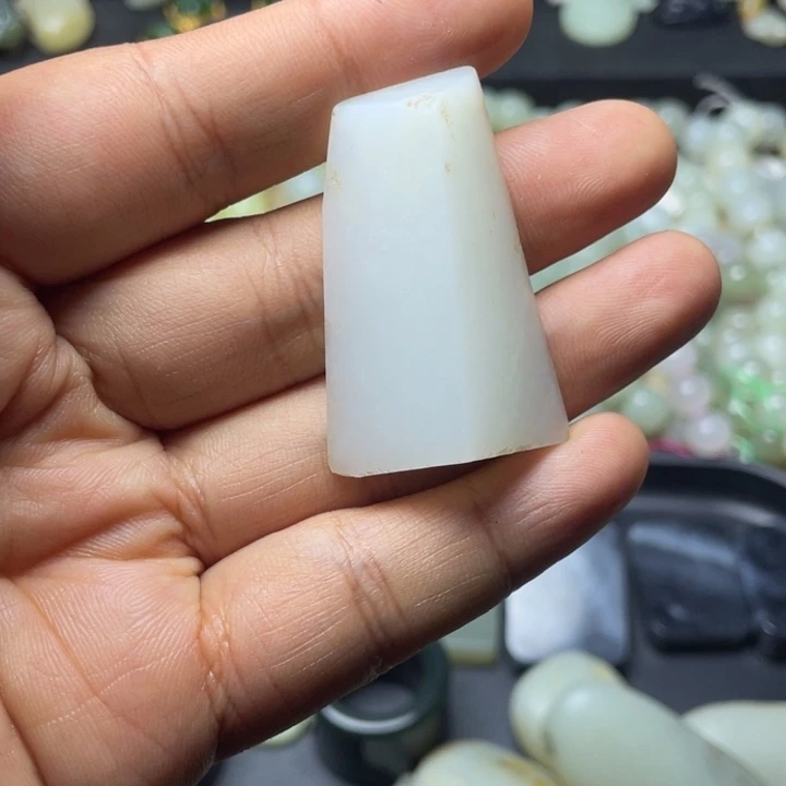 未镶嵌和田玉珠宝半成品