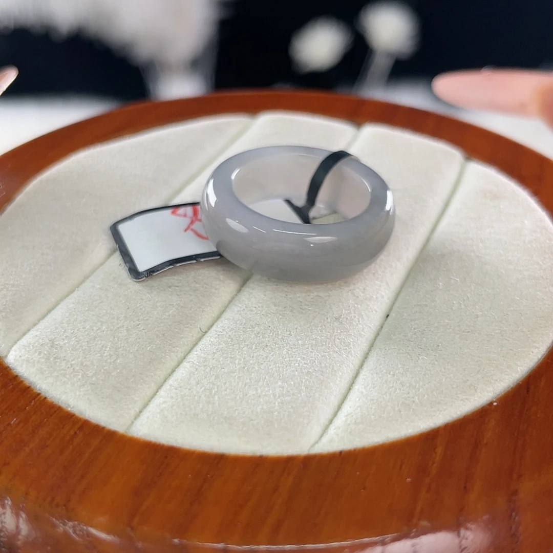 和田玉未镶嵌戒指l74。烟紫细轮胎。16.8。不退换