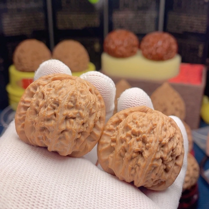 文玩核桃吊坠37全品小球白