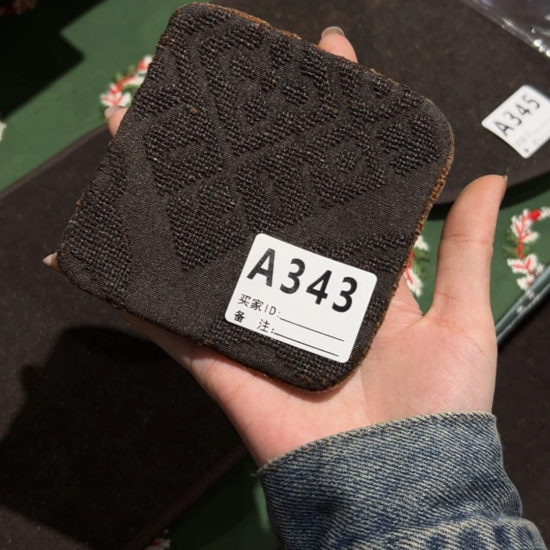 摆件陶瓷。     陶瓷。