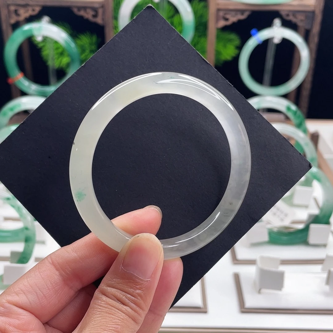 石英质玉未镶嵌手镯