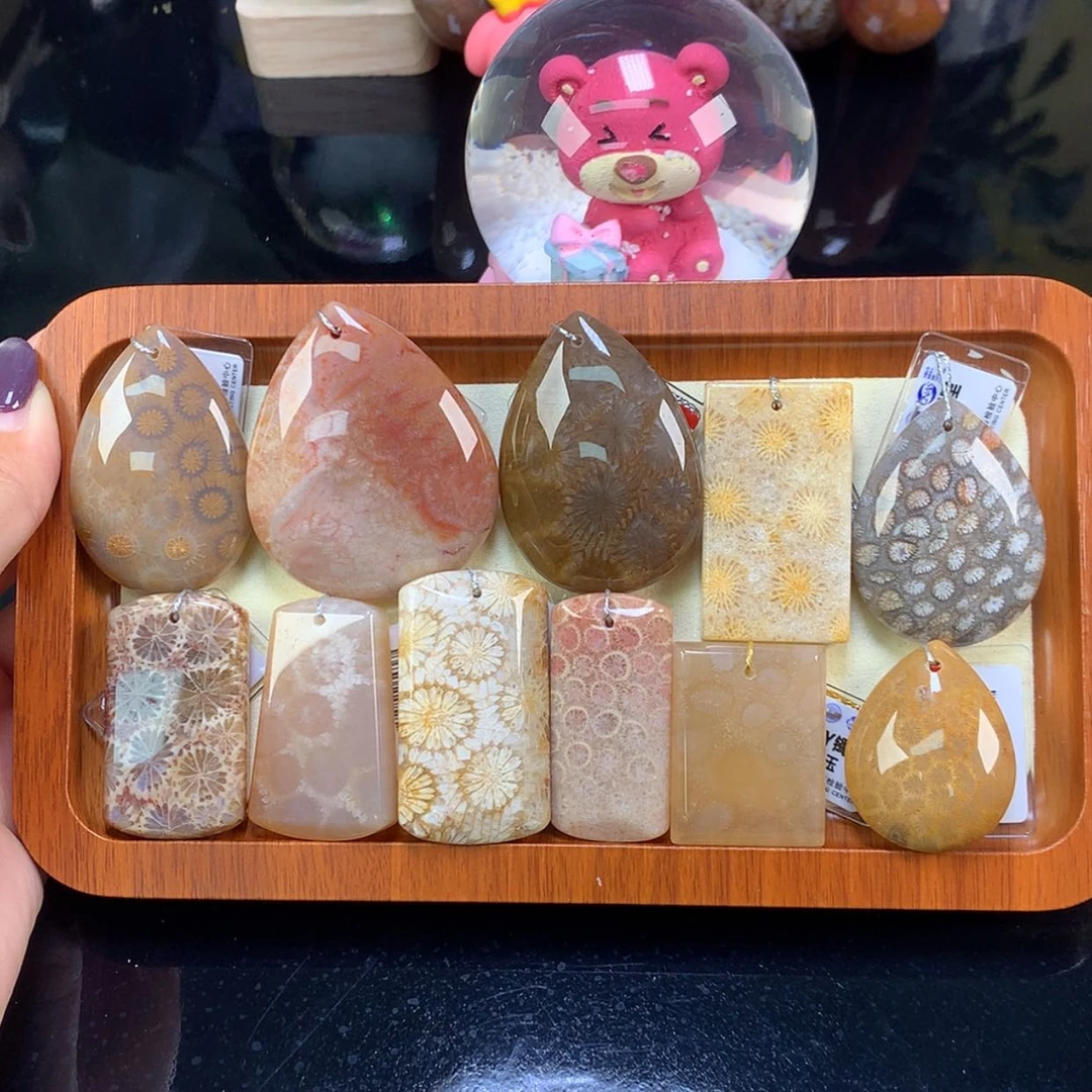 【闪购商品】颈饰未镶嵌硅化珊瑚（珊瑚玉）精品吊坠50元一个（36号）
