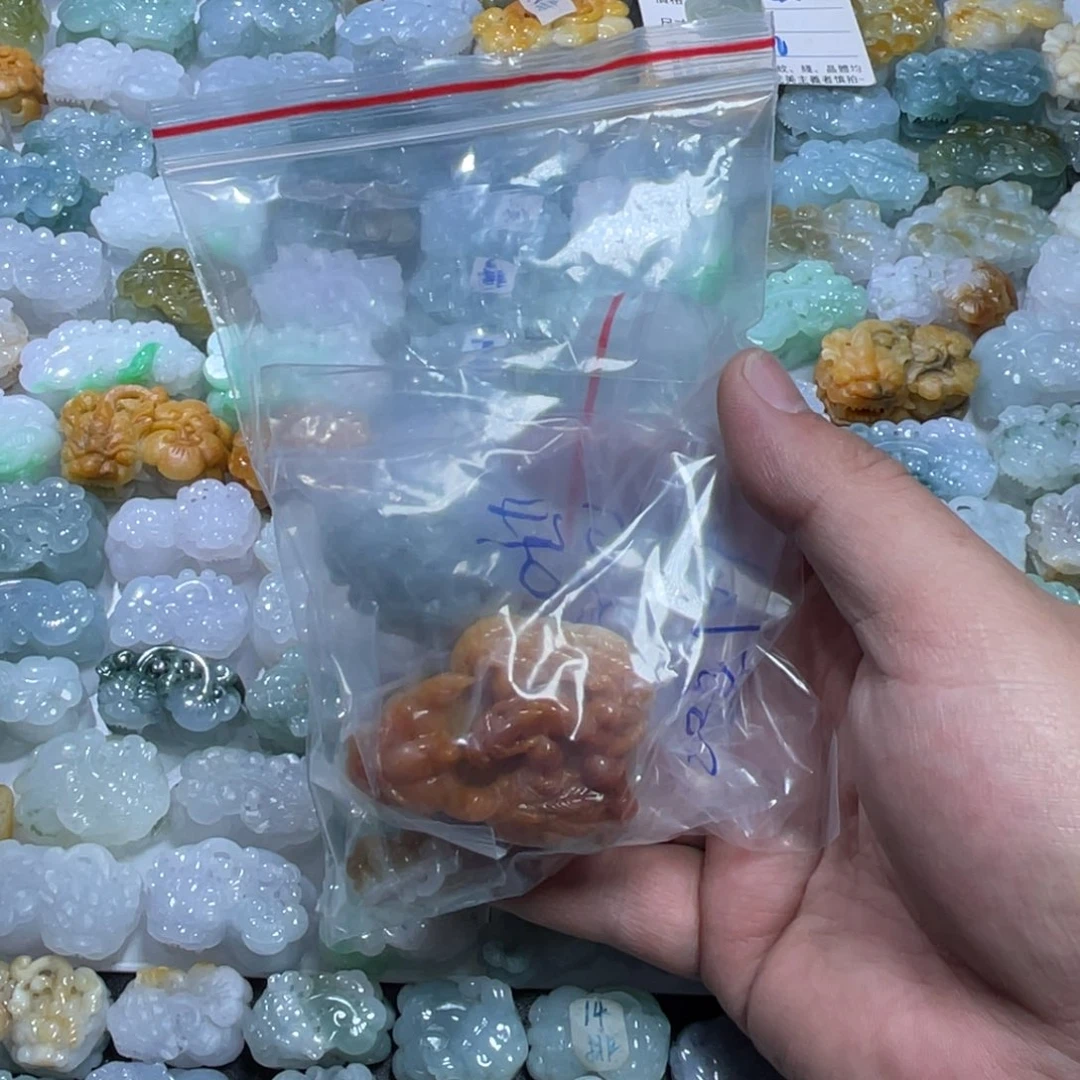 7***后翡翠未镶嵌颈饰天然