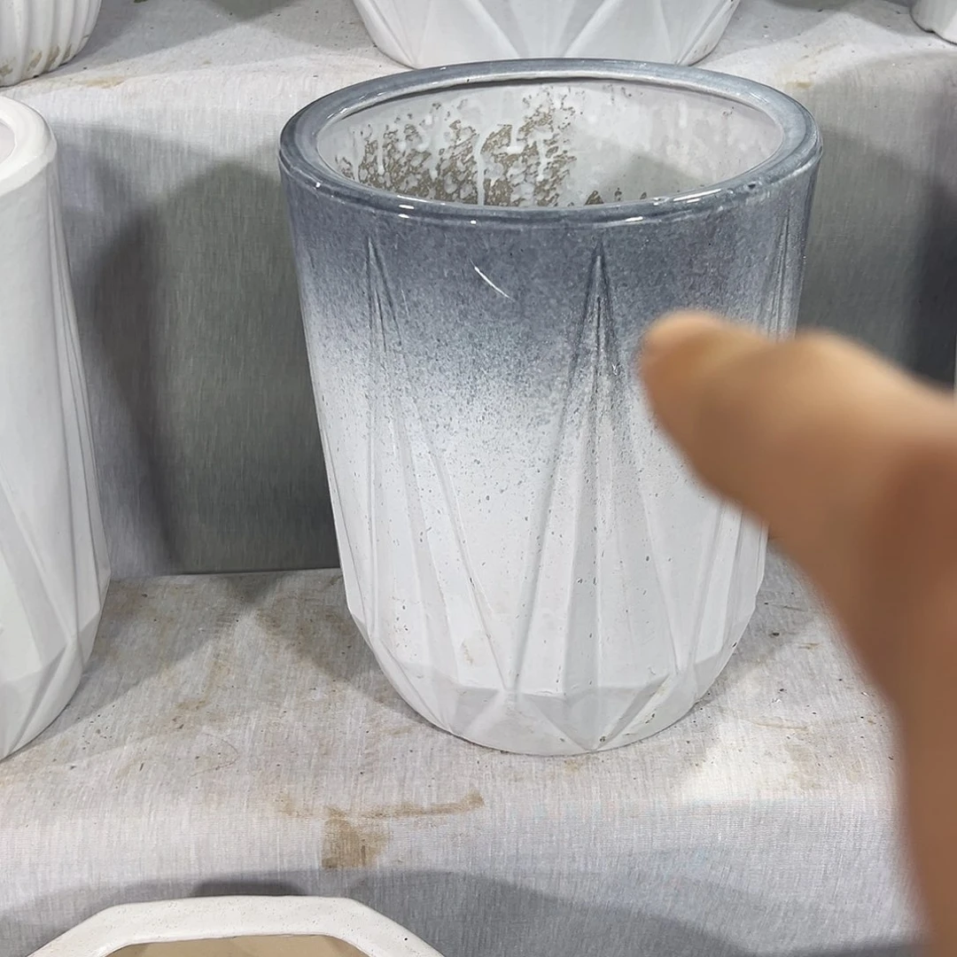 林***钻石渐变中号微瑕一个