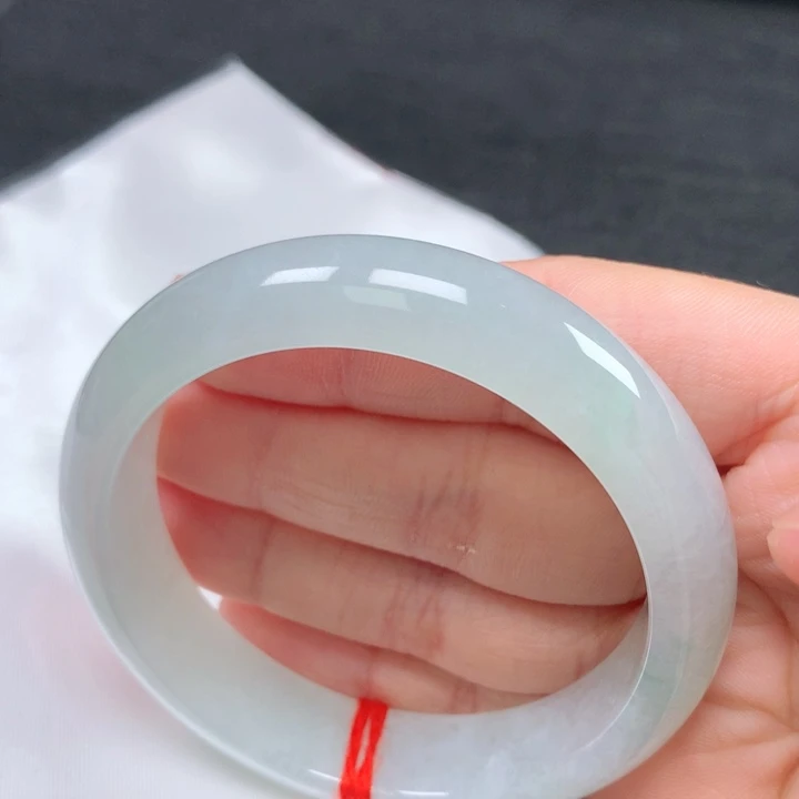 翡翠未镶嵌手镯