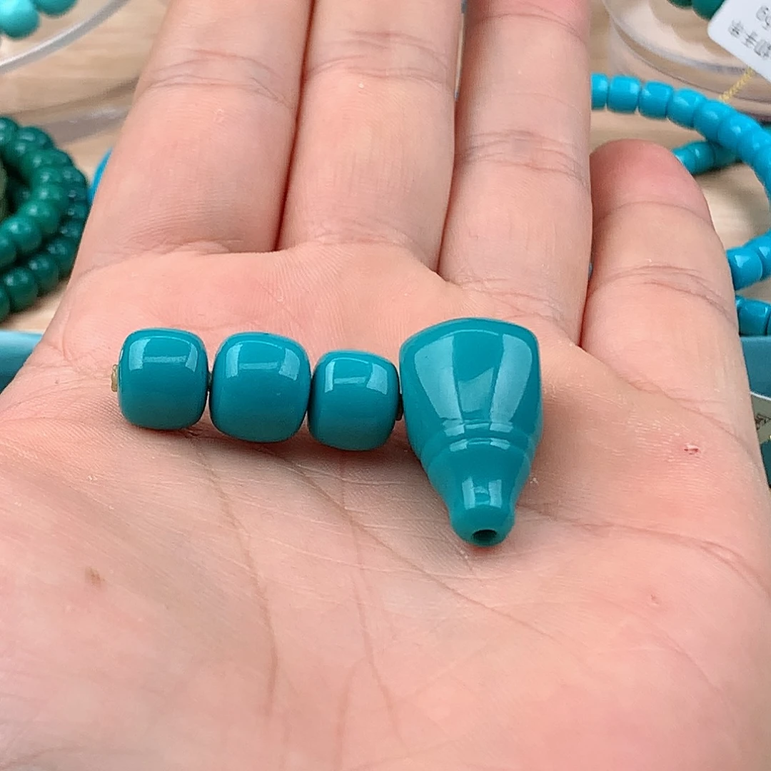 绿松石颈饰未镶嵌