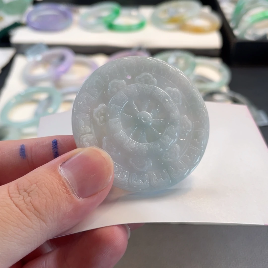 翡翠未镶嵌手镯8吊坠