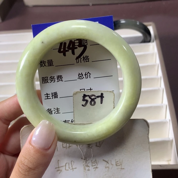 未镶嵌蛇纹石玉手镯443