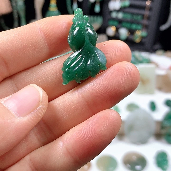 未镶嵌独山玉颈饰