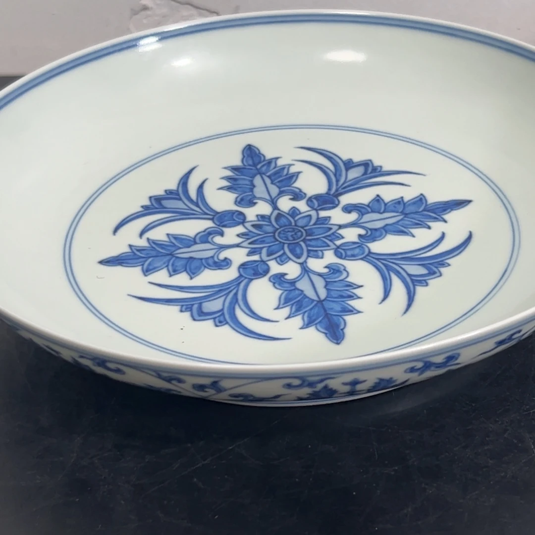 强***）盘一个青花花卉纹盘