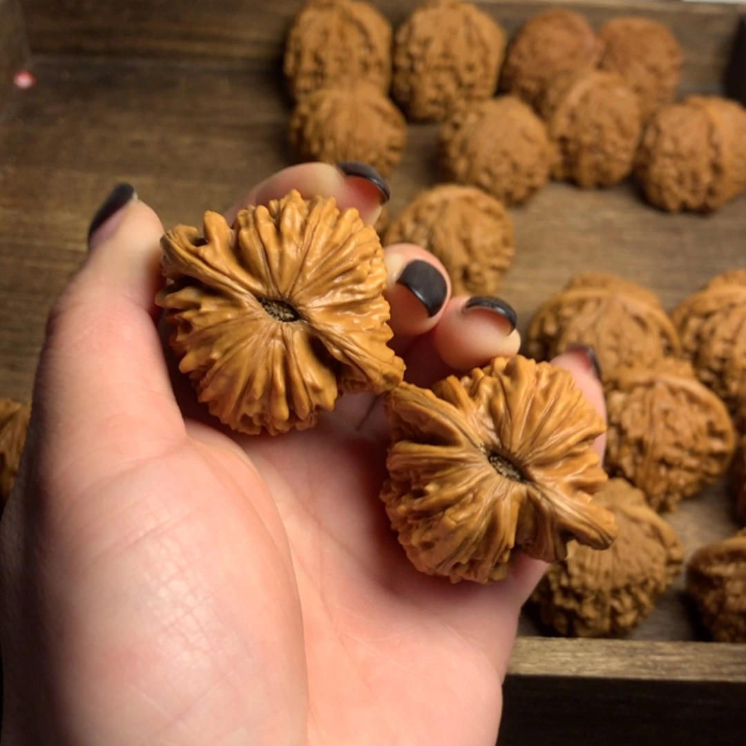 【闪购商品】文玩核桃吊坠D**M悍高楼