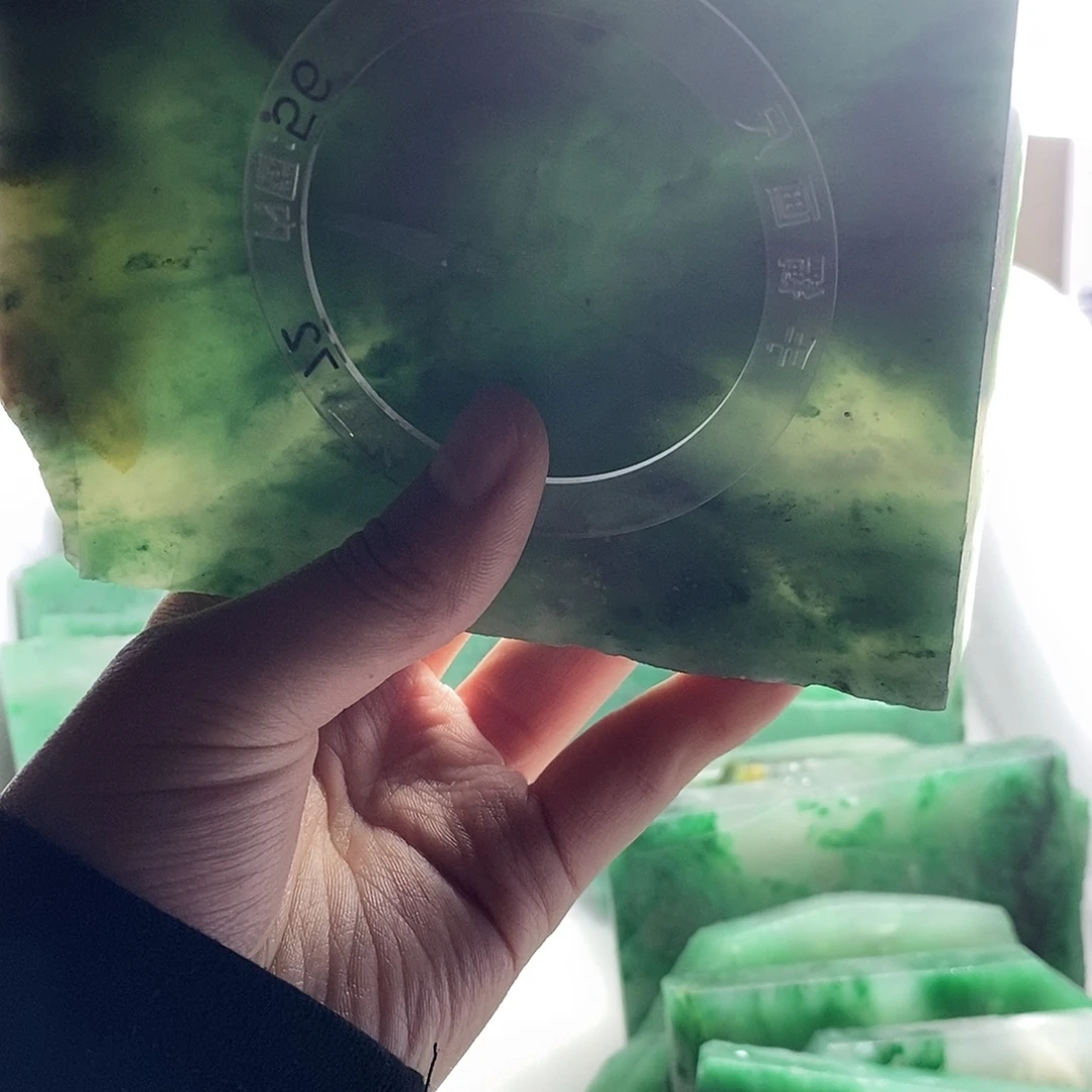 芙***玉定制石英质玉（非洲翠）