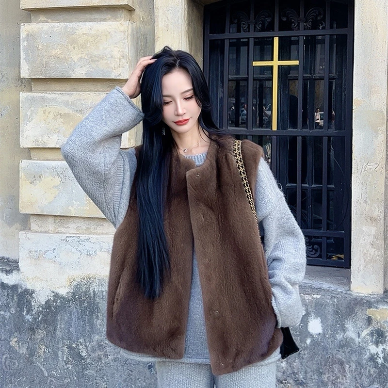 2502 DOU进口整貂水貂皮圆领短款马甲年轻皮草外套女2025新款秋冬