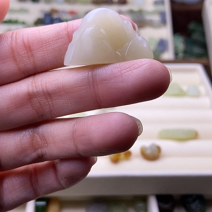 小***e和田玉未镶嵌手链