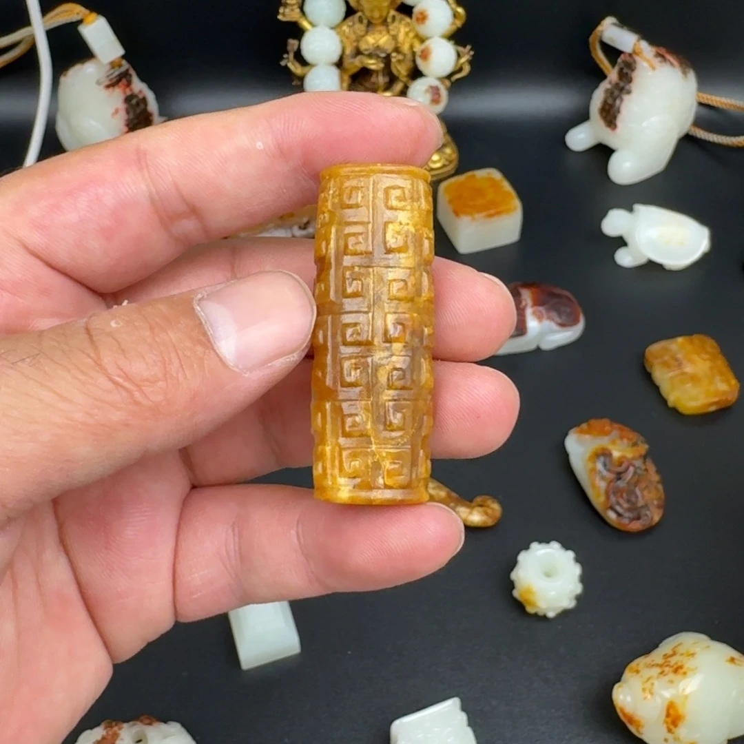 和田玉（糖玉）未镶嵌颈饰股**考