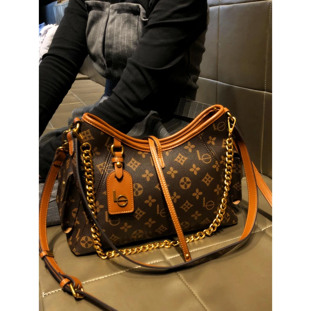 香港品牌包包女款2026新款大容量复古腋下包高级感单肩斜挎托特包