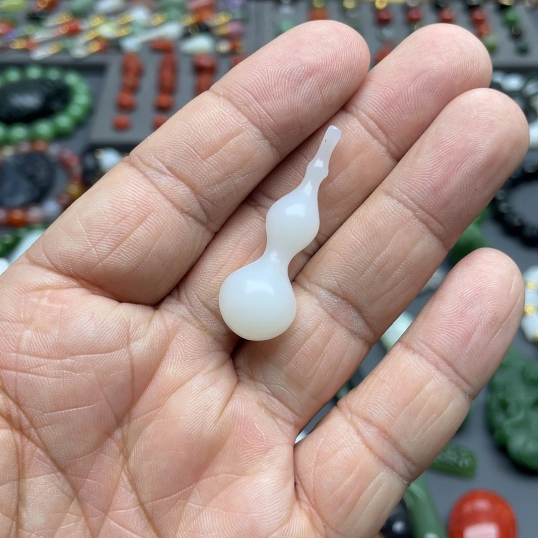 尚***晋和田玉未镶嵌颈饰
