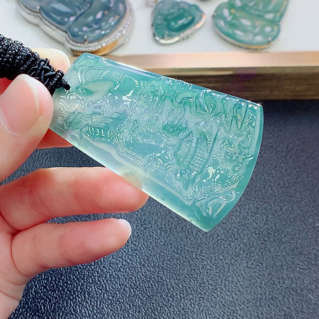 翡翠颈饰未镶嵌翡翠