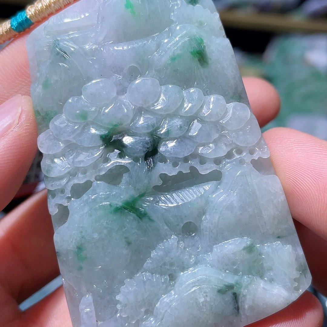 颈饰未镶嵌翡翠一个