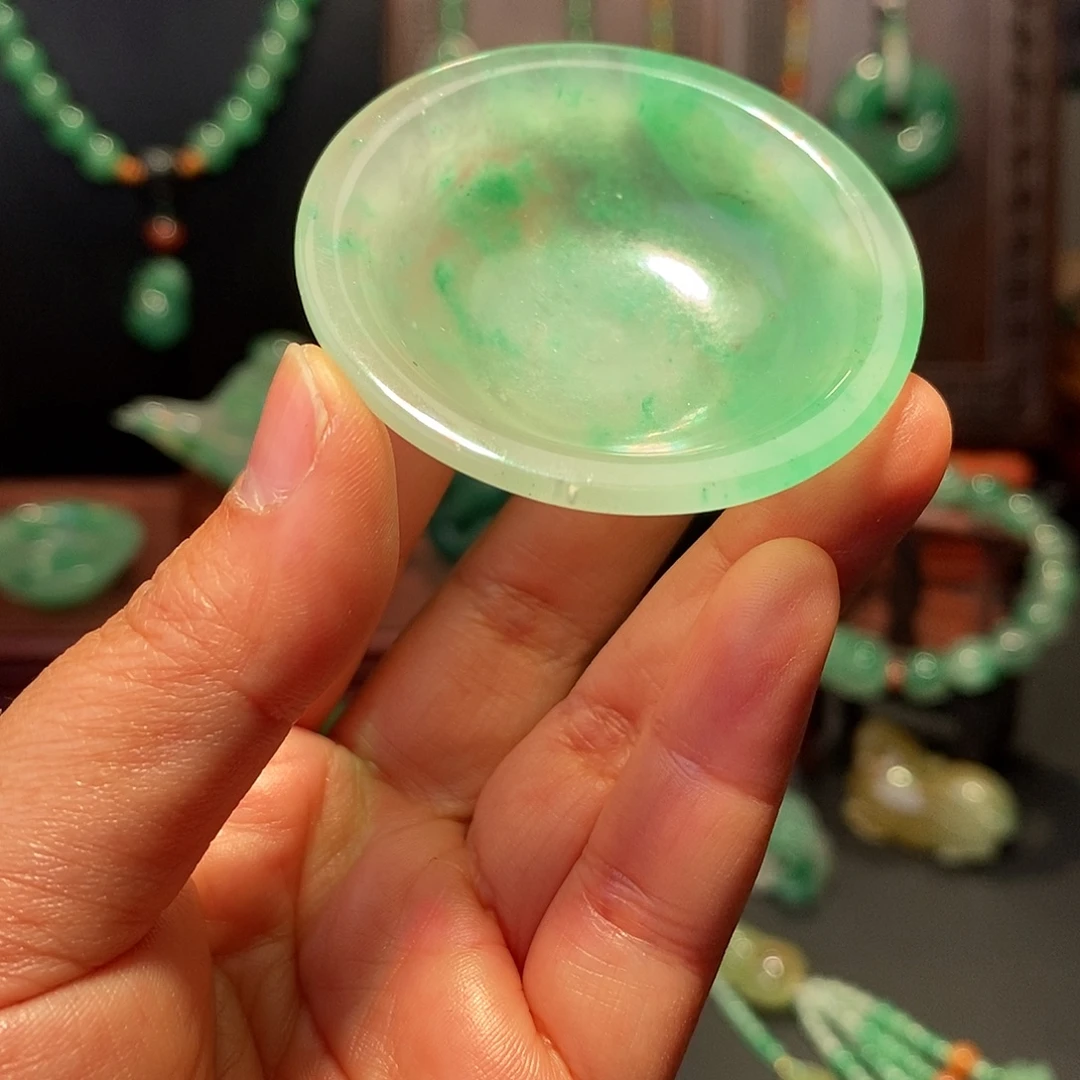 小***包石英质玉（非洲翠）未镶嵌摆件