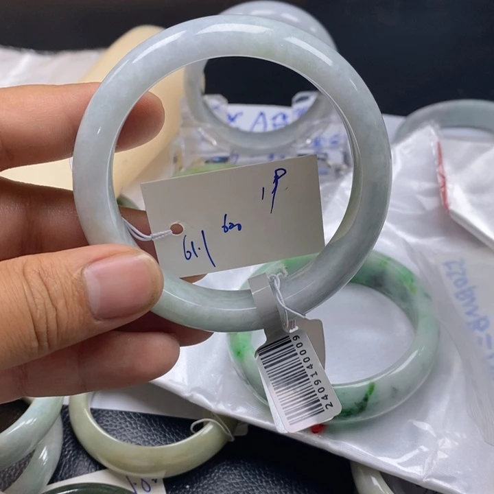 未镶嵌手镯翡翠天然翡翠