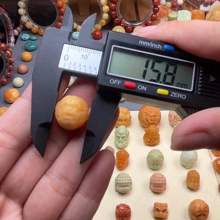 未镶嵌石英质玉（缅黄）珠宝半成品