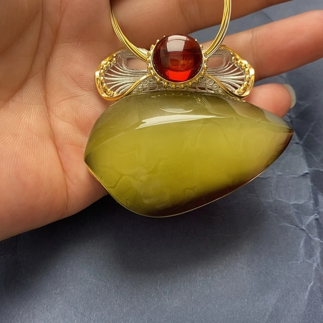 裸石琥珀未镶嵌吊坠