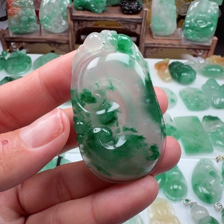 颈饰未镶嵌石英质玉