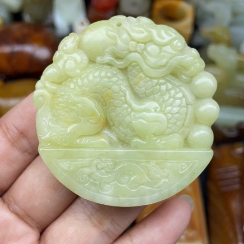未镶嵌蛇纹石玉颈饰53