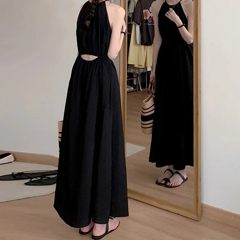 B931黑色挂脖吊带连衣裙子女夏季2024新款海边旅游度假垂坠感长裙