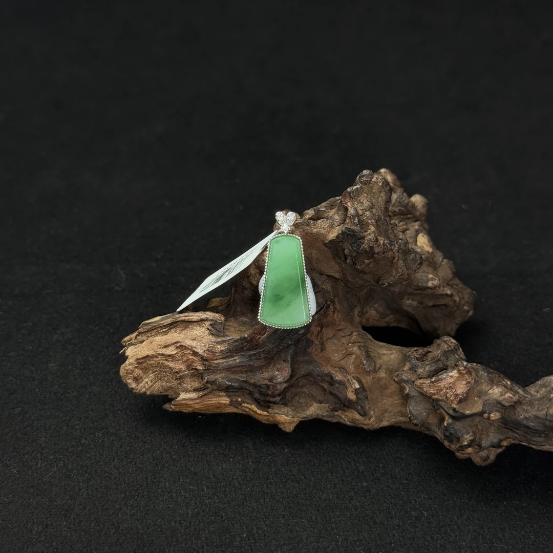 【诚翠拍品第一百一十六期午】翡翠32吊坠HJJj6027金