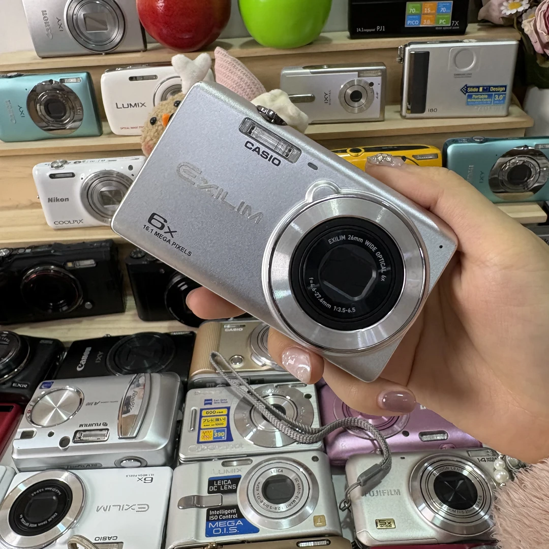 9新 Casio/卡西欧 卡西欧z880银色1610万像素6倍光学