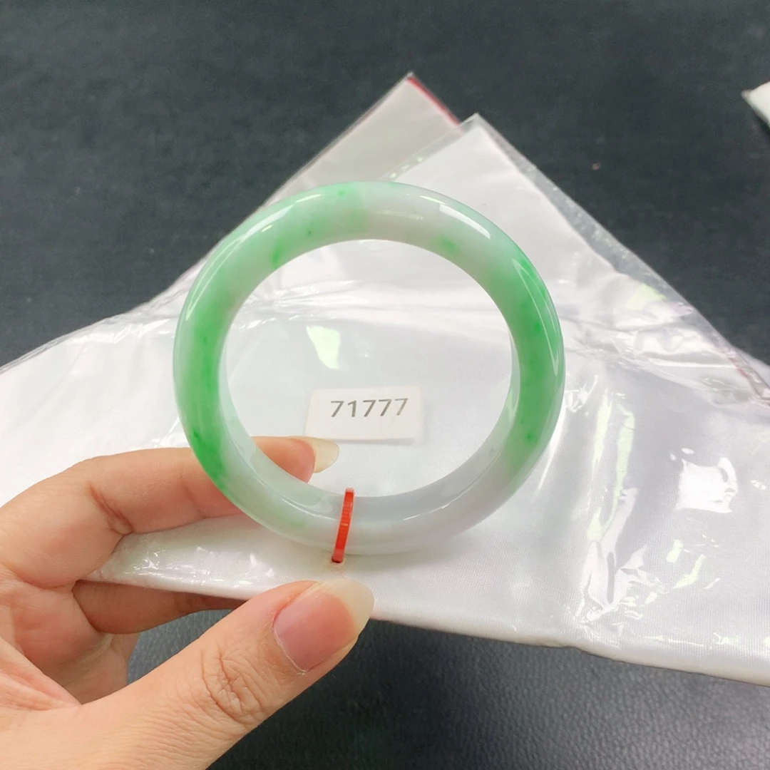 翡翠未镶嵌手镯03