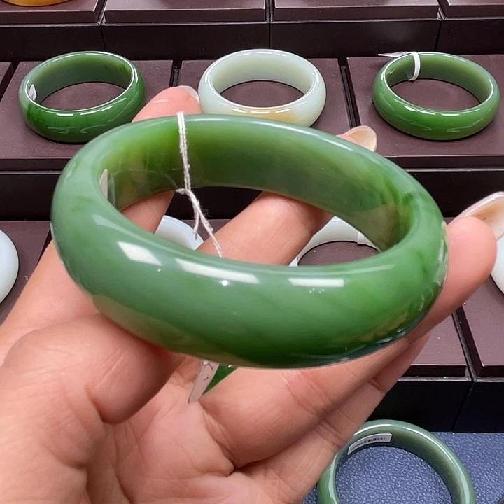 和田玉（碧玉）未镶嵌手镯