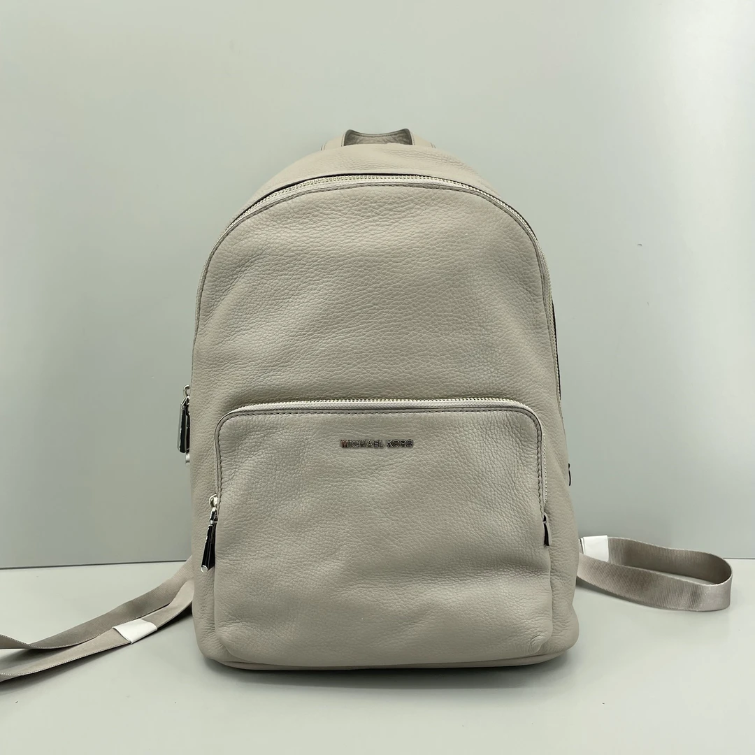 95新 MICHAEL KORS/迈克高仕 灰色荔枝纹双肩包26*31*14cmE022009