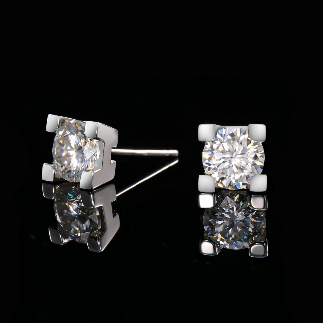 925银莫桑石耳饰  ——木木（M692）纯银1克拉莫桑耳饰