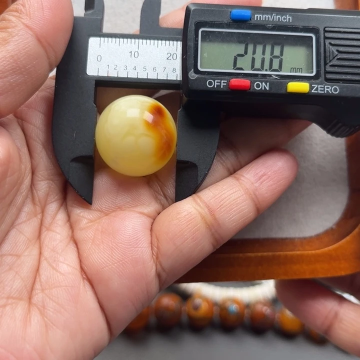 琥珀未镶嵌珠宝奇石M168号白蜡妖花