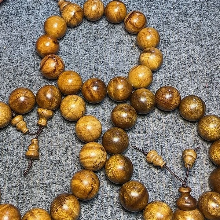 金丝楠全陈化老料把件串1.8发一条