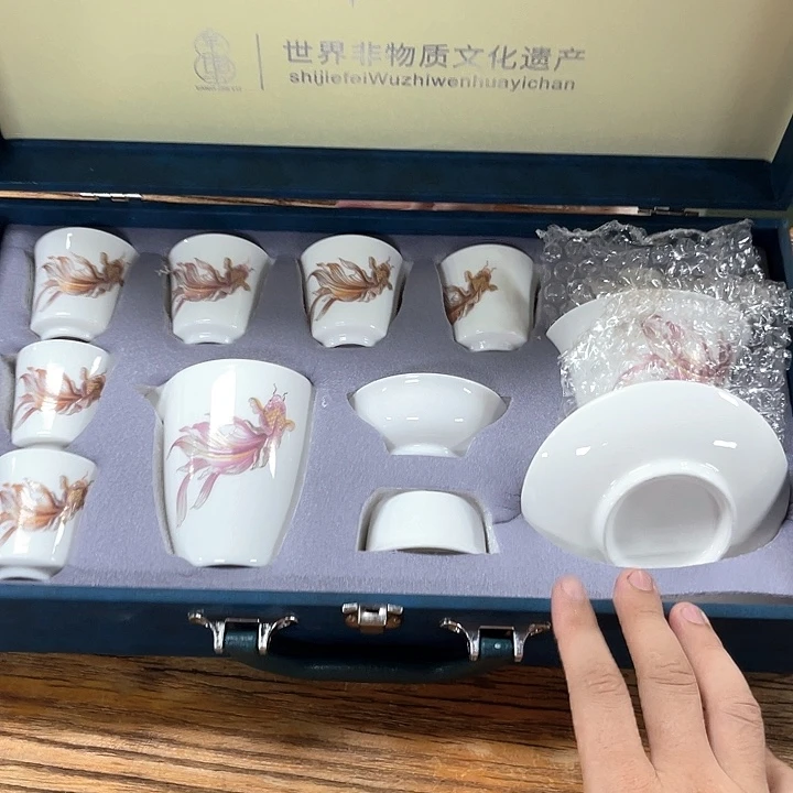 孤品茶具套装等。