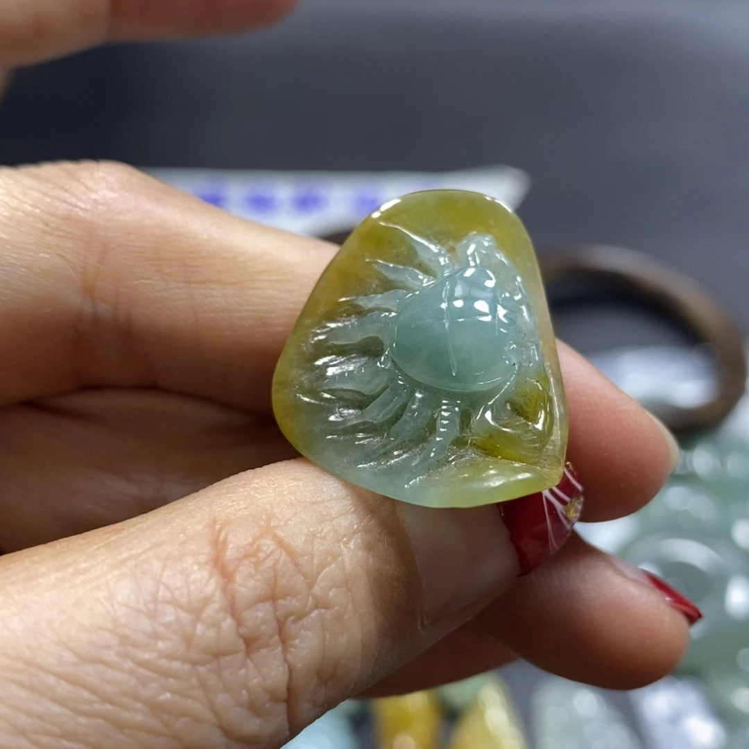 定制翡翠未镶嵌挂件