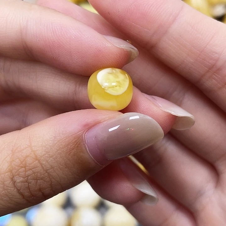 琥珀未镶嵌裸石9.9*8.4mm 467