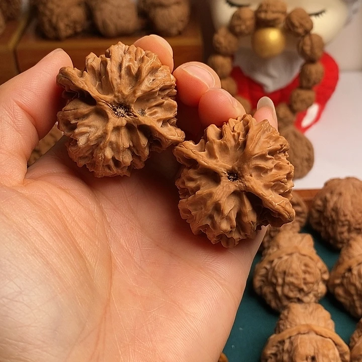 文玩核桃吊坠苹果