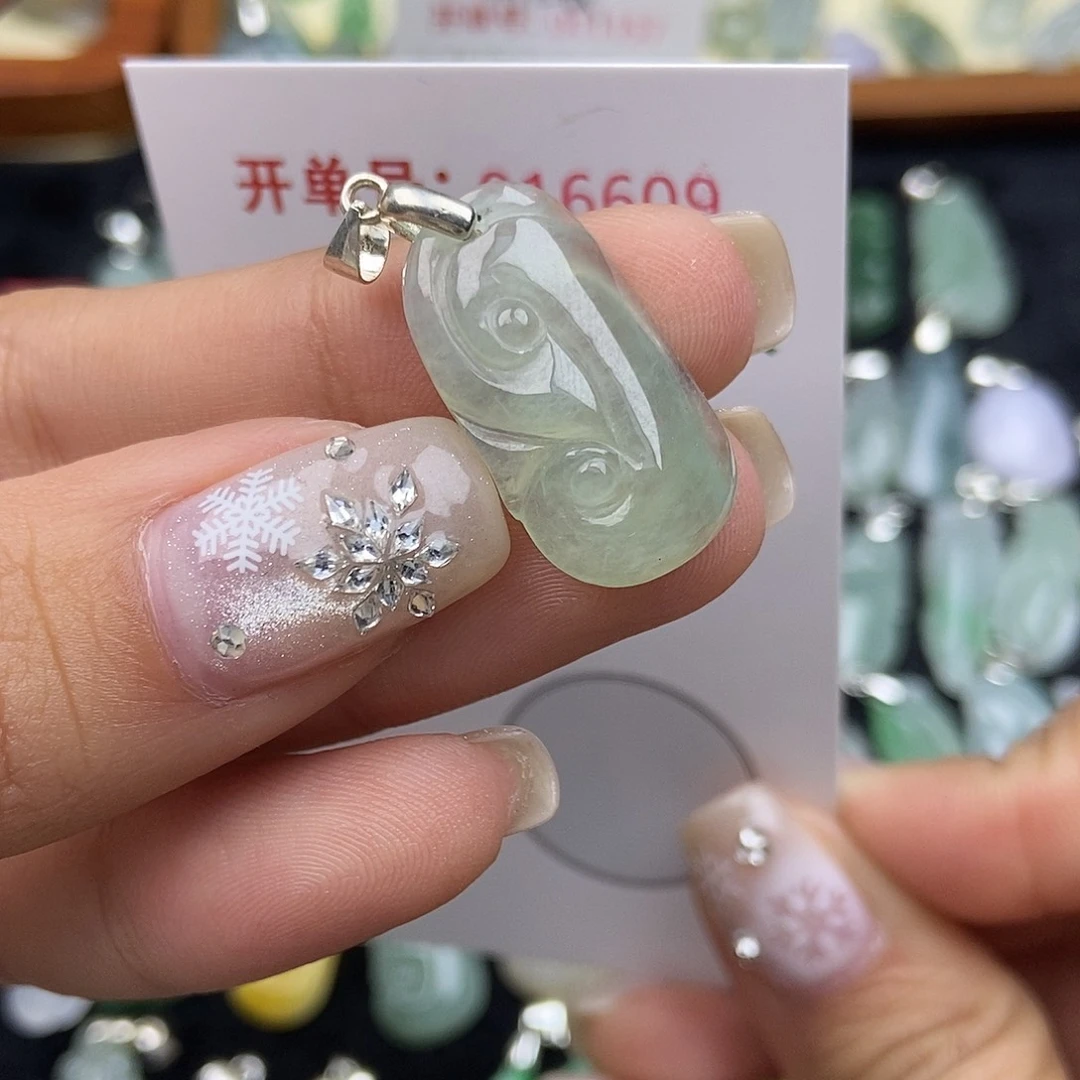 翡翠未镶嵌颈饰翡翠