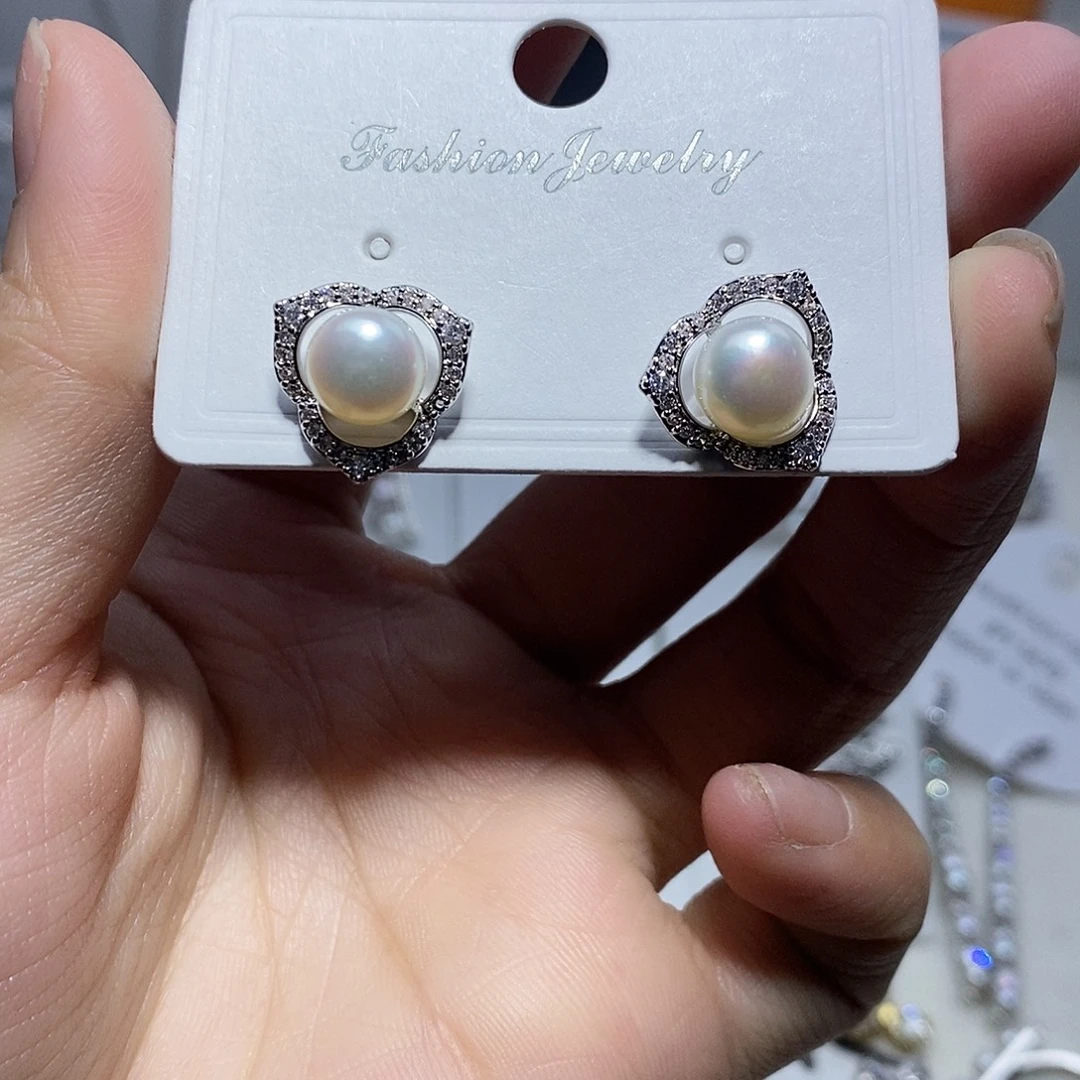 未镶嵌淡水珍珠耳饰