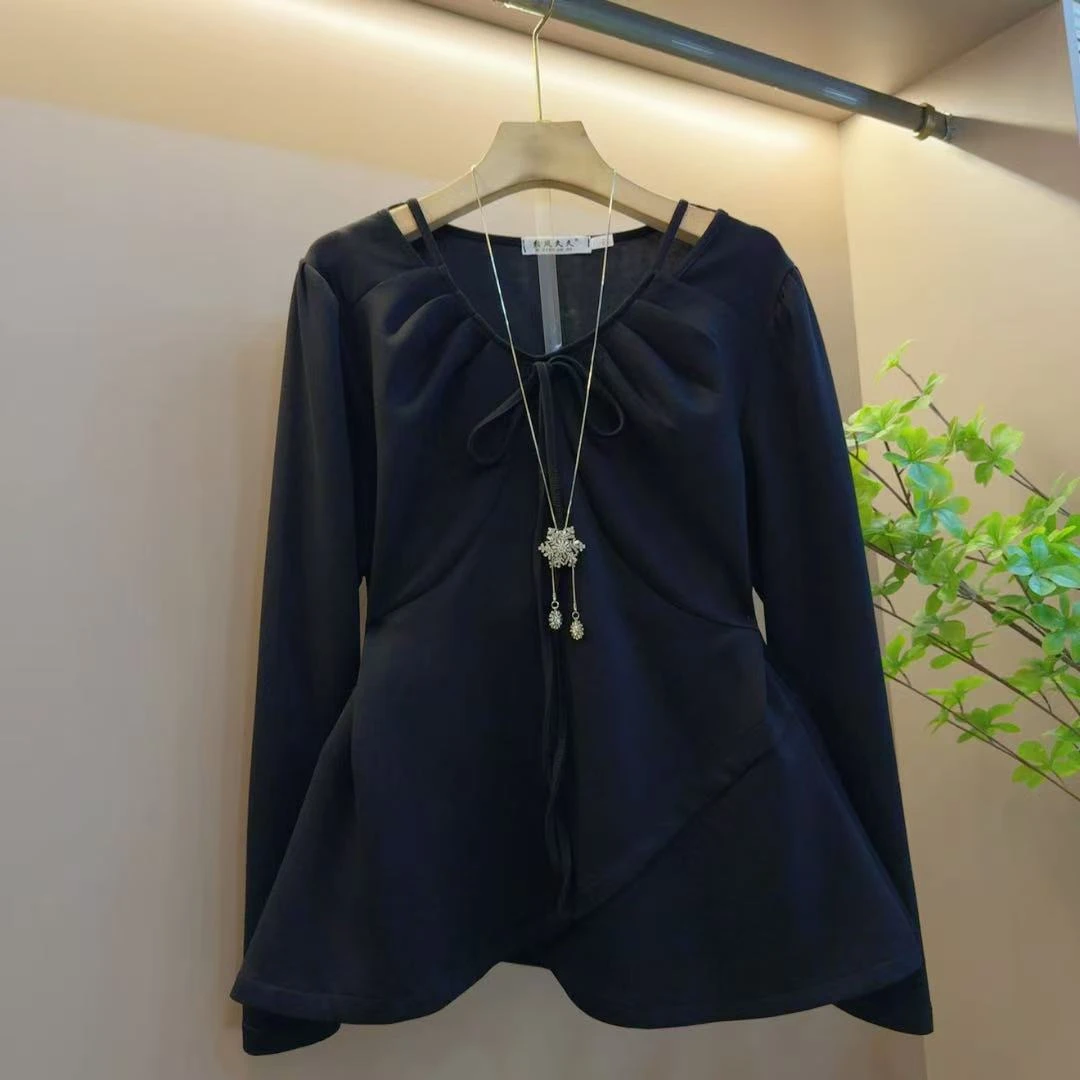 2025年秋季新款洋气百搭收腰镂空时尚气质上衣（长61左右）