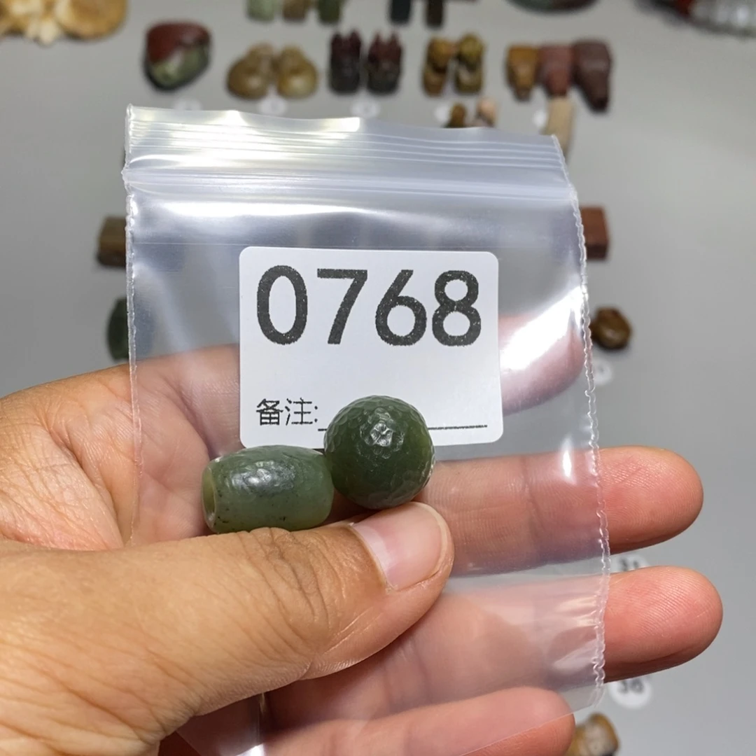 颈饰未镶嵌透闪石质玉?**?