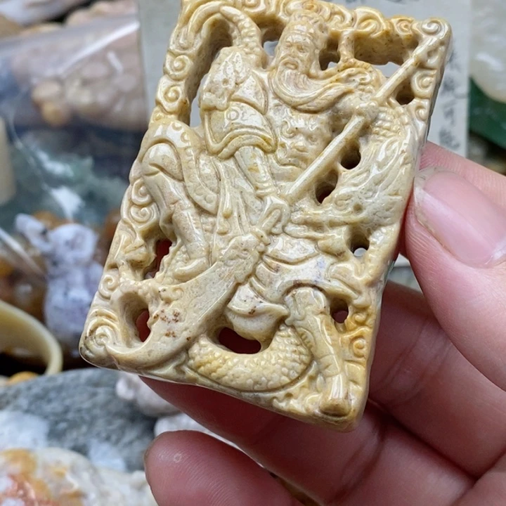 硅化珊瑚（珊瑚玉）未镶嵌颈饰