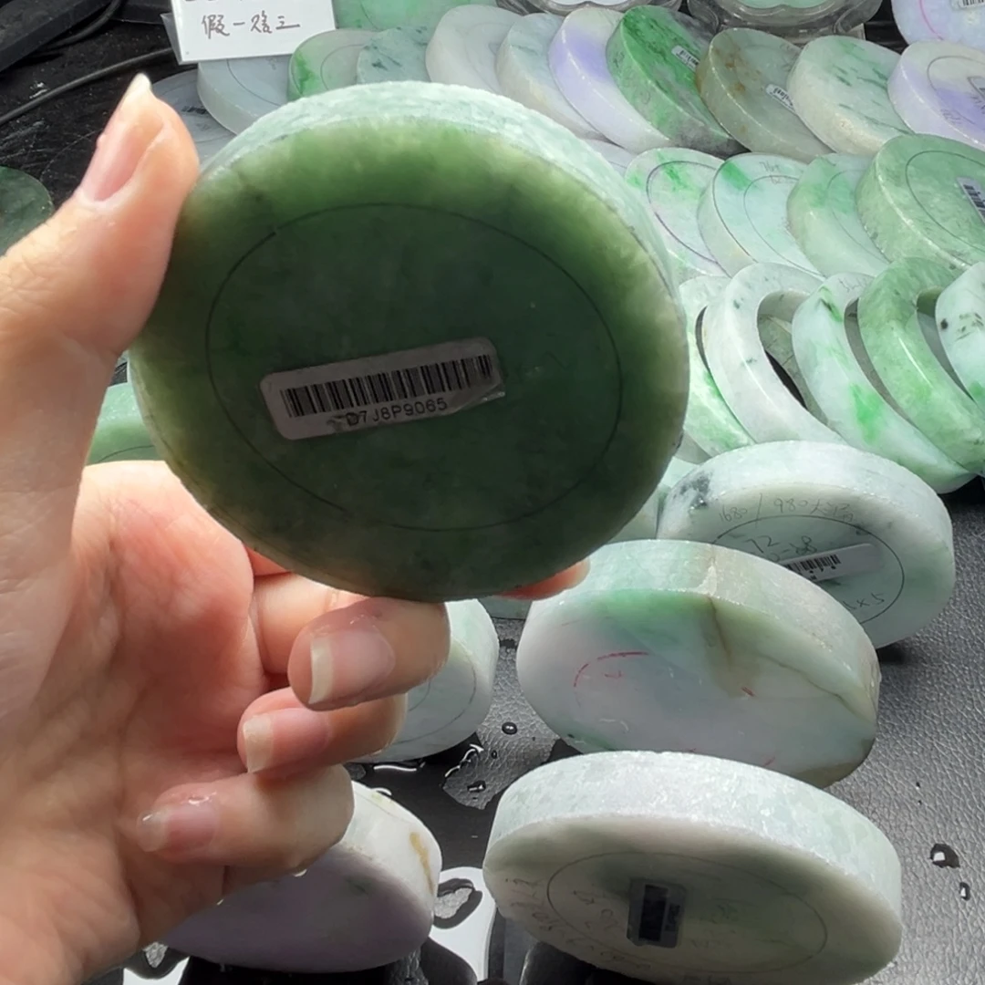 定制翡翠未镶嵌翡翠手镯