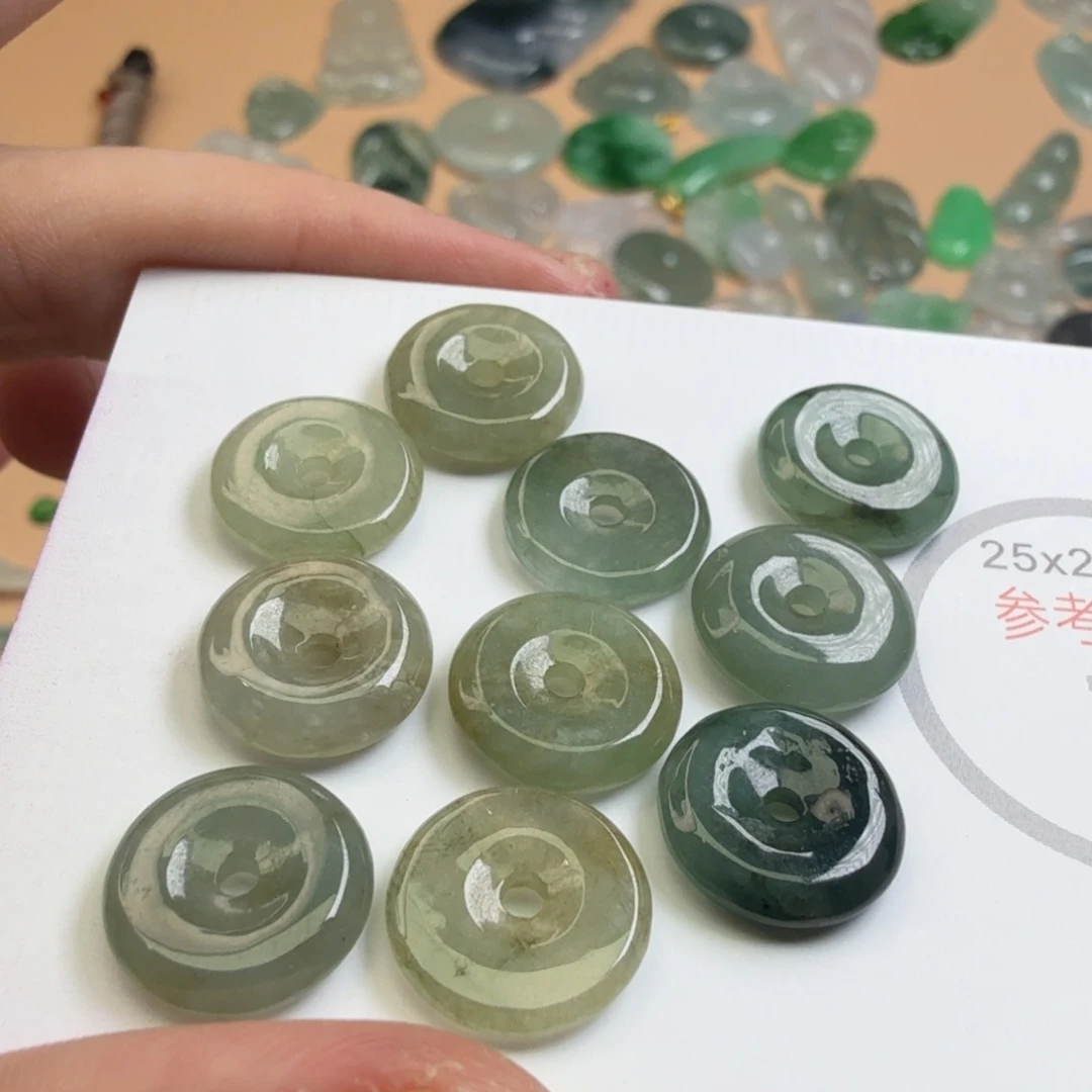 翡翠未镶嵌颈饰13